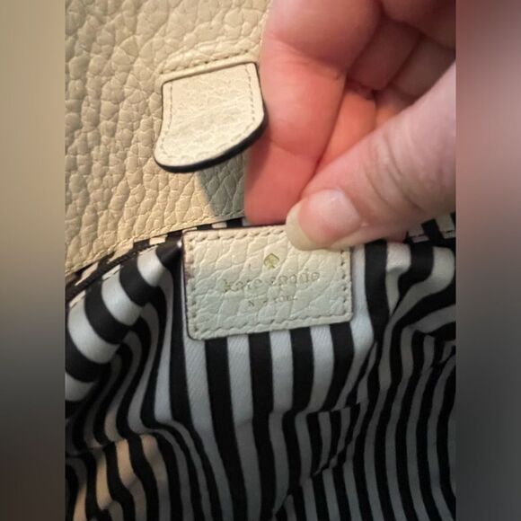 Kate Spade ♠️ Purse - Picture 6 of 7